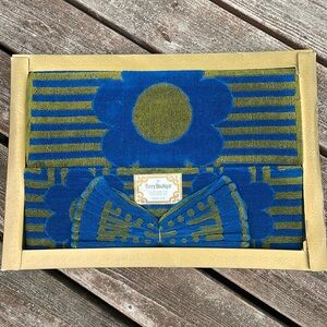 NOS vintage towel set new in box!